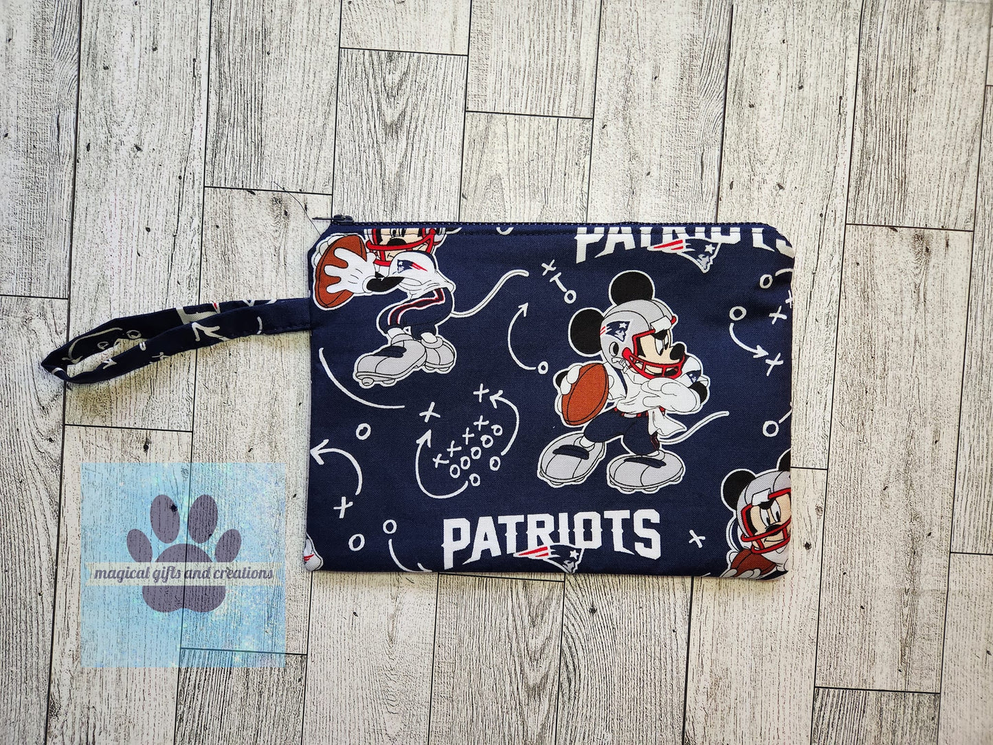 Mouse Patriot Wristlet